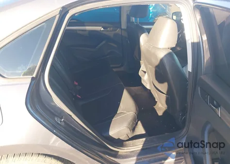 2014 Volkswagen Passat 2.5L Wolfsburg Edition z USA, uszkodzony, nr VIN 1VWAP7A36EC006471